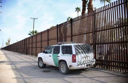 Tramo de la valla fronteriza en Calexico, California
