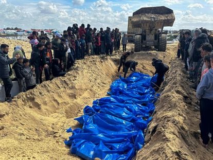 A mass grave with the bodies of Palestinians killed during Israeli attacks in Rafah, on March 9