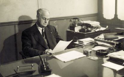Nicolau Primitiu al seu despatx.