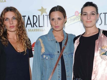 Desde la izquierda Alejandra, Claudia y Eugenia Ortiz Domecq durante el Festival Starlite de Marbella, en agosto de 2016.