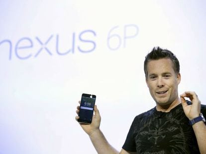Dave Burke, vicepresidente de Ingeniería de Google, presenta el nuevo Nexus 6P.