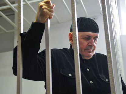 Titiyev, jefe de Memorial en Chechenia, durante la lectura del veredicto en un tribunal de Shali este lunes.