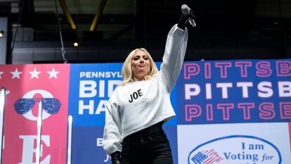 Lady Gaga durante una actuación en el último acto de campaña de Joe Biden, el 2 de noviembre de 2020, en Pensilvania (EE UU).