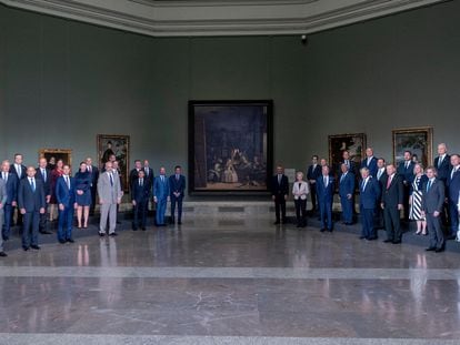 Foto de familia de los jefes de Estado y jefes de Gobierno que han participado en la cumbre de la OTAN en el Museo del Prado.