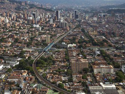 Vista de la ciudad de Medell&iacute;n, recientemente galardonada con el Lee Kuan Yew World City Prize 2016.