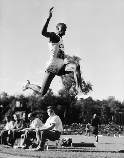 El atleta Ralph Boston, en  1960.