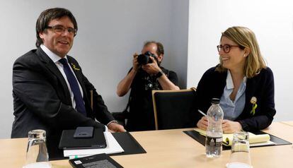 Carles Puigdemont i Elsa Artadi, a la reunió d'aquest dissabte a Berlín. 