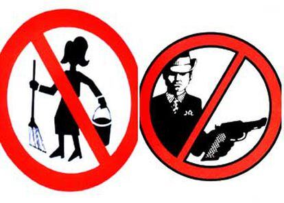 "No se permite personal de limpieza en zonas de radiación", cartel en un laboratorio suizo, 2000; "Atención (oficina con medidas antiatraco)", cartel en un banco de Florencia, 2003.
