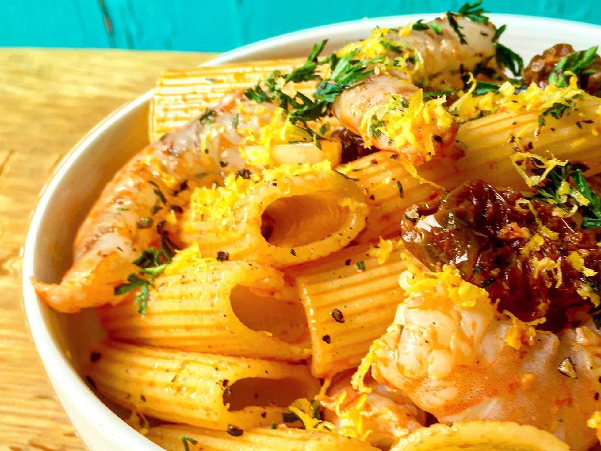 Pasta con langostinos, tomate seco y limón | Recetas | Gastronomía | EL PAÍS