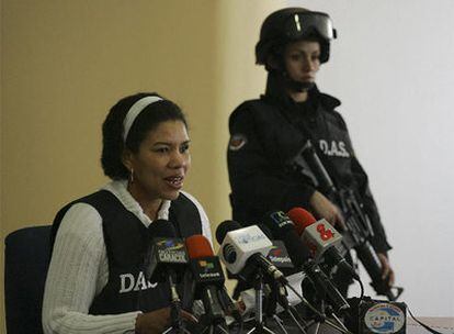 Karina, ayer durante su comparecencia ante la prensa para pedir perdón por sus crímenes.