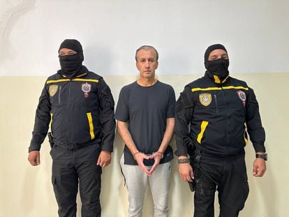 Tareck El Aissami, exministro de Petróleo, tras ser detenido.