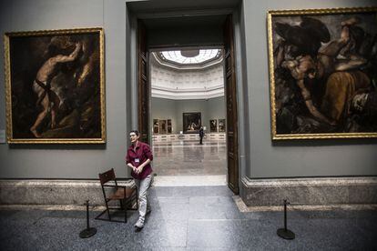 Al fondo, 'Las meninas'. A su derecha, cuadros de bufones velazqueños que no suelen estar ahí. Es una idea del conservador de Pintura Española hasta 1800, Javier Portús.