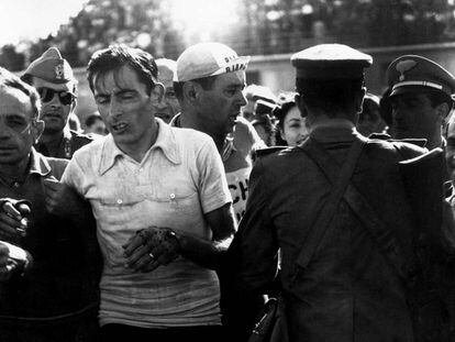 Coppi, a la llegada del Giro de Italia de 1949 a Monza.