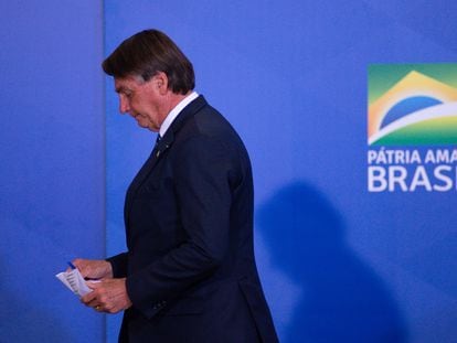 Jair Bolsonaro a la salida de un acto oficial, el 27 de junio de 2022 en Brasilia (Brasil).