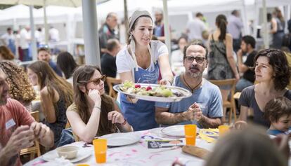 900 persones es van apuntar a un esmorzar gratuït i sostenible organitzat per FADfest.