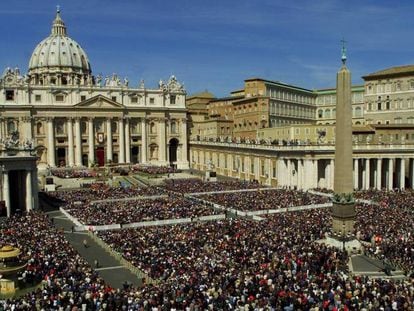 Plaza de San Pedro en el Vaticano.