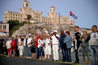 Homenaje a Fidel Castro por su muerte ante el ic&oacute;nico Hotel Nacional de La Habana