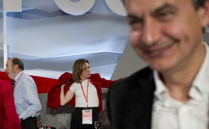 Rubalcaba, Chacón y Zapatero, tras levantarse la sesión inaugural del 38º Congreso socialista.