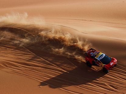 Sebastien Loeb durante la undécima etapa del Rally Dakar.