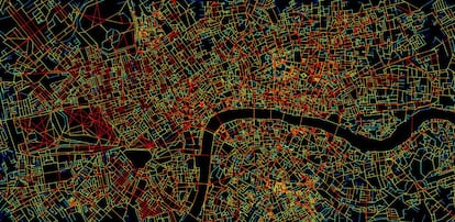 Mapa del centro de Londres. En rojo, las calles con más conexiones, en azul las más aisladas.