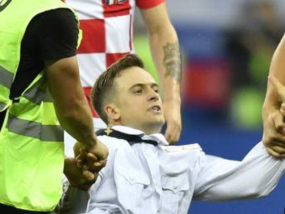 Piotr Verzílov, uno de los protagonistas de la protesta en la final del Mundial en Moscú, se encuentra en estado grave