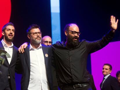 Los integrantes de 'La vida moderna' reciben el Ondas al Mejor presentador de programa de radio hablado.