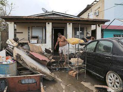 En Toa Baja el agua subió tanto que 2.000 vecinos fueron rescatados subidos a los techos