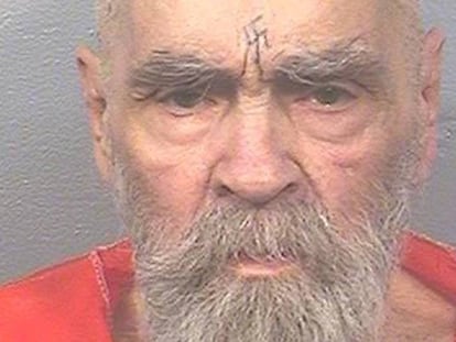 Charles Manson, fotografiado en agosto de 2017 en la prisión estatal de California. En vídeo, siete momentos que definen la personalidad de Manson.
