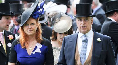 Sarah Ferguson y el príncipe Andrés, en Ascot.