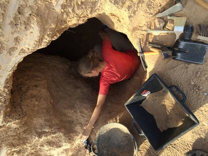 Trabajos de excavación del puesto de mando republicano.