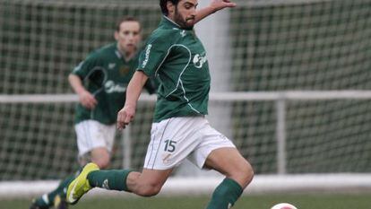 El ciclista Oscar Pereiro, en un partido de fútbol en 2011 con el Coruxo B. 