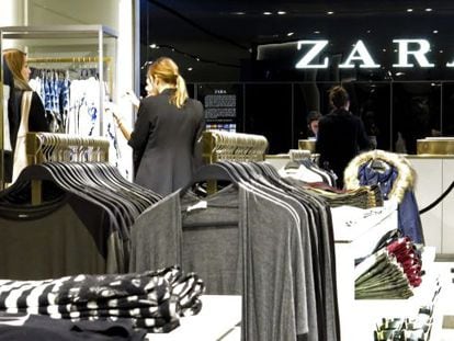 Vista del interior de una tienda de la cadena Zara