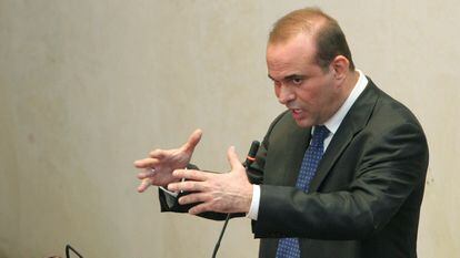Salvatore Mancuso cuando denunció en 2007 a varias multinacionales ante los tribunales de Justicia y Paz