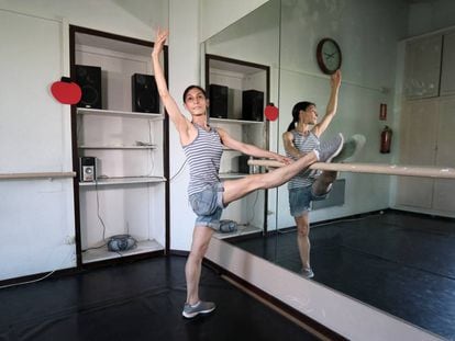 Aurora Zerdán, directora de la escuela de ballet clásico de la Plaza Vara del Rey.