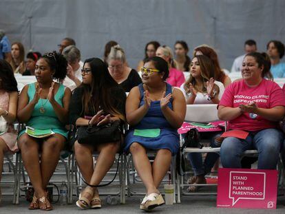 Asistentes a una jornada biling&uuml;e sobre salud reproductiva en Phoenix, Arizona, el pasado d&iacute;a 5.
