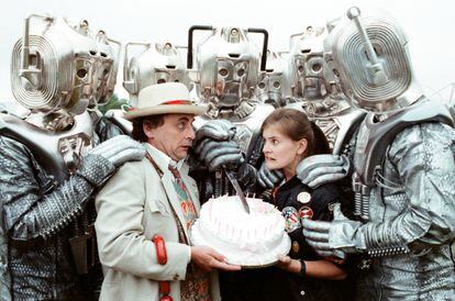 Sylvester McCoy como Doctor Who y Sophie Aldred como Ace (1988)