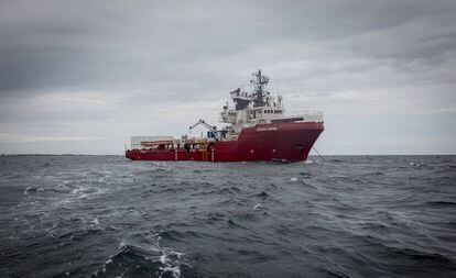 El 'Ocean Viking', el nuevo barco humanitario de las ONG SOS Méditerranée y MSF