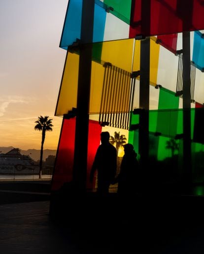 Un atardecer en Málaga junto al Centro Pompidou.