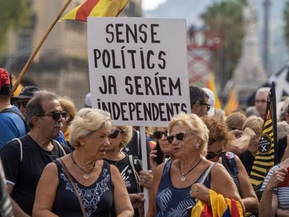 Asistentes a la manifestación de la Diada de Catalunya convocada por Asamblea Nacional Catalana (ANC), la tarde del 11 de septiembre de 2022.