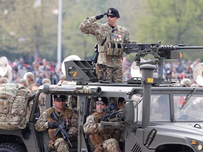 Militares participan en la Parada Militar en honor a las Glorias del Ejército de Chile el 19 de septiembre, día en que se filtran casi 400.000 correos electrónicos del Estado Mayor Conjunto, Santiago (Chile).