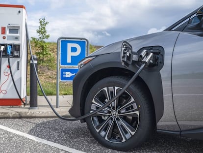 El Gobierno da siete meses más de vida a las ayudas para comprar coches eléctricos