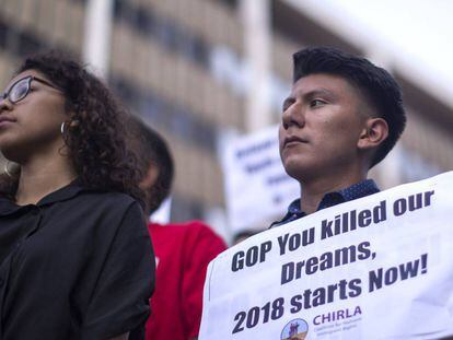 Inmigrante durante una protesta en Los &Aacute;ngeles 