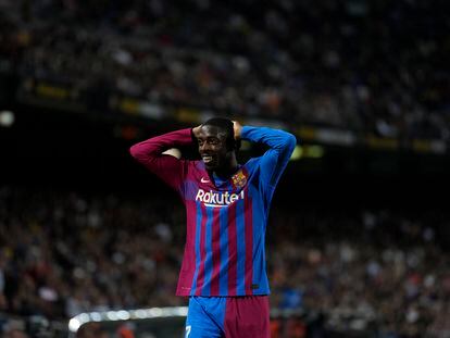 Ousmane Dembélé durante un encuentro de la pasada temporada en el Camp Nou.