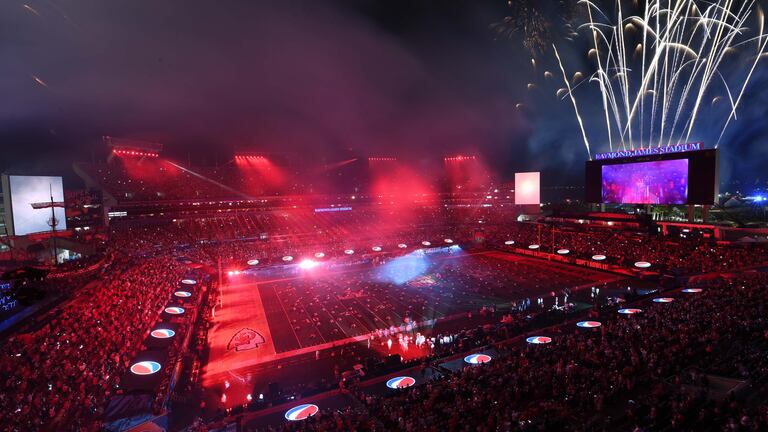 Resultado de imagen para El Super Bowl rindió también homenaje a los protagonistas de la lucha contra el coronavirus