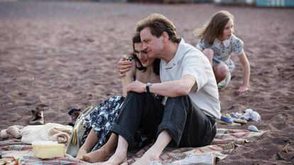 Rachel Weisz y Colin Firth, en 'Un océano entre nosotros'.