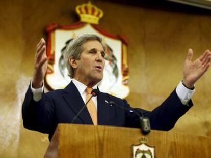 El secretario de Estado de EE UU, John Kerry, en su rueda de prensa este domingo en Am&aacute;n.  