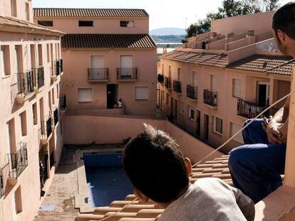 Una urbanizaci&oacute;n okupada en Cuevas del Almanzora, Almer&iacute;a.