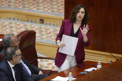 La presidenta de la Comunidad de Madrid, Isabel Díaz Ayuso, interviene en el pleno celebrado este jueves en la Asamblea de Madrid.