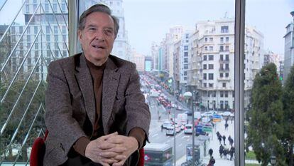 Iñaki Gabilondo, en una imagen de 'El afán por entender', documental de la serie 'Imprescindibles'.