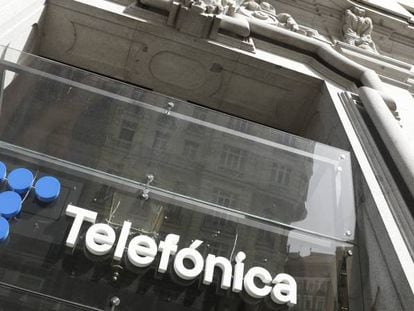 Telefónica cierra la venta del 45% de Bluevía, clave para la reducción de deuda